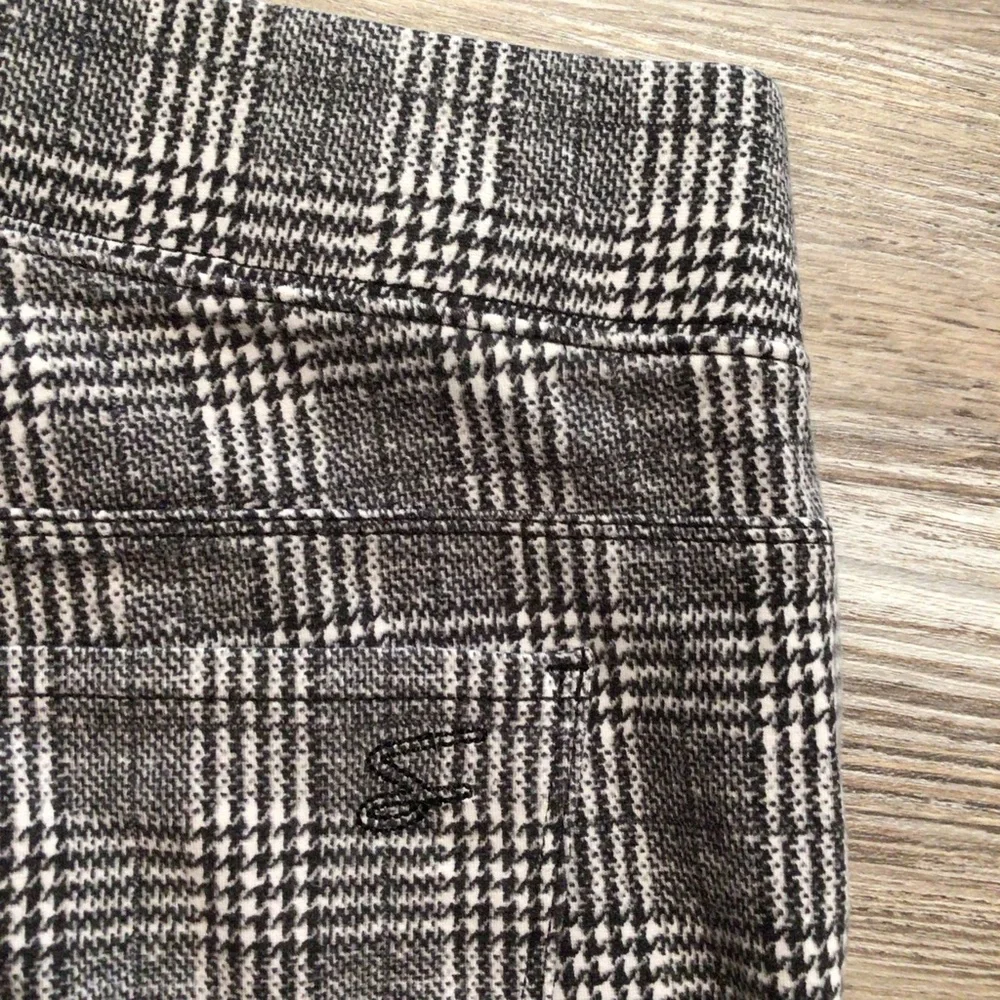 Seven7 Gray and White Plaid Mid Rise Pull On Legging Large